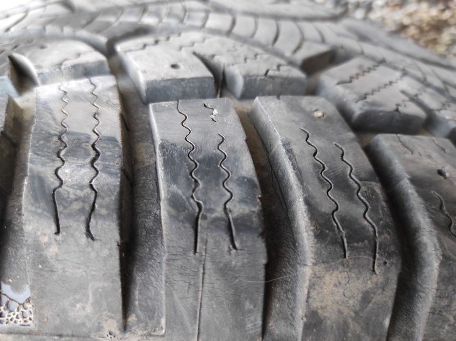 Гуми зимни SUNNY 16"