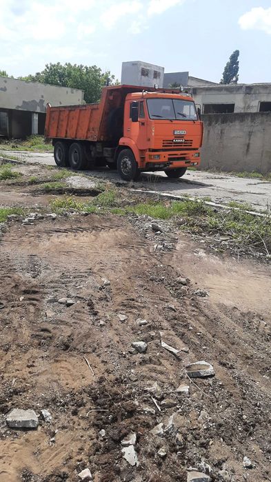 Услуги с комбинирани багери и триосни самосвали,събаряне и извозване