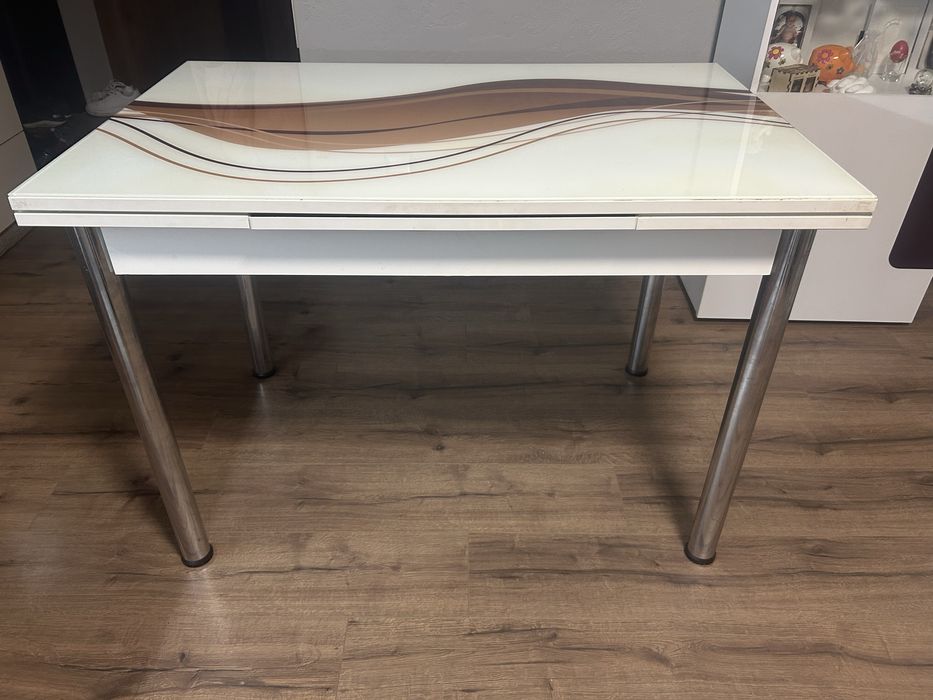 Трапезна маса - разтегателна