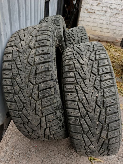 Зимние шины R-16 205/60 Nokian Nordman-7