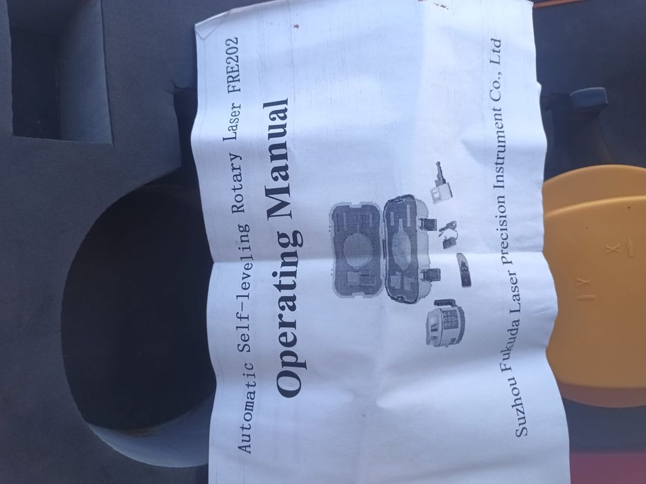 Nivel laser rotativ