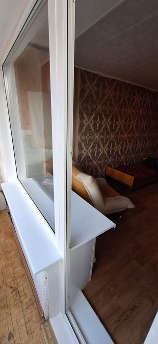 Продам 1 комн., 13 мкр., 4 этаж неугловая.