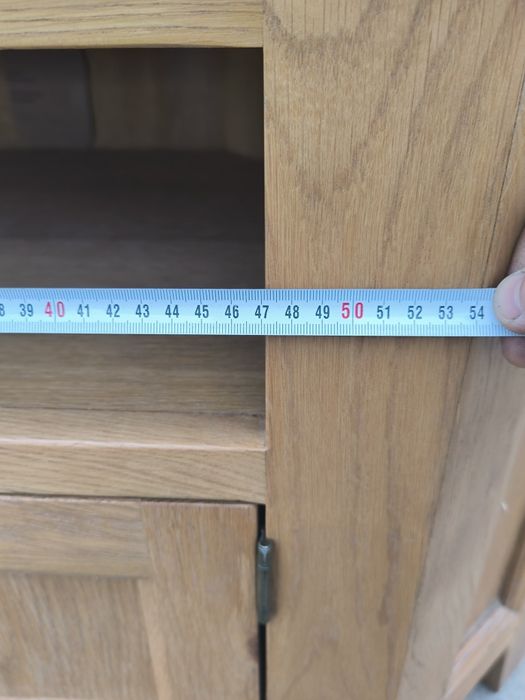 ТВ шкаф от масивен дъб