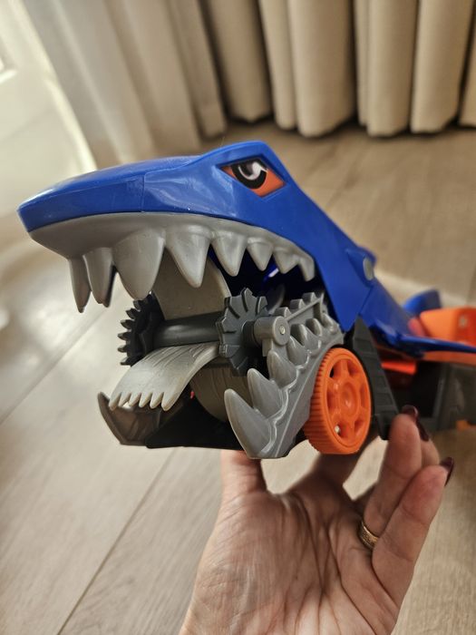 Акула автовоз Hot Wheels