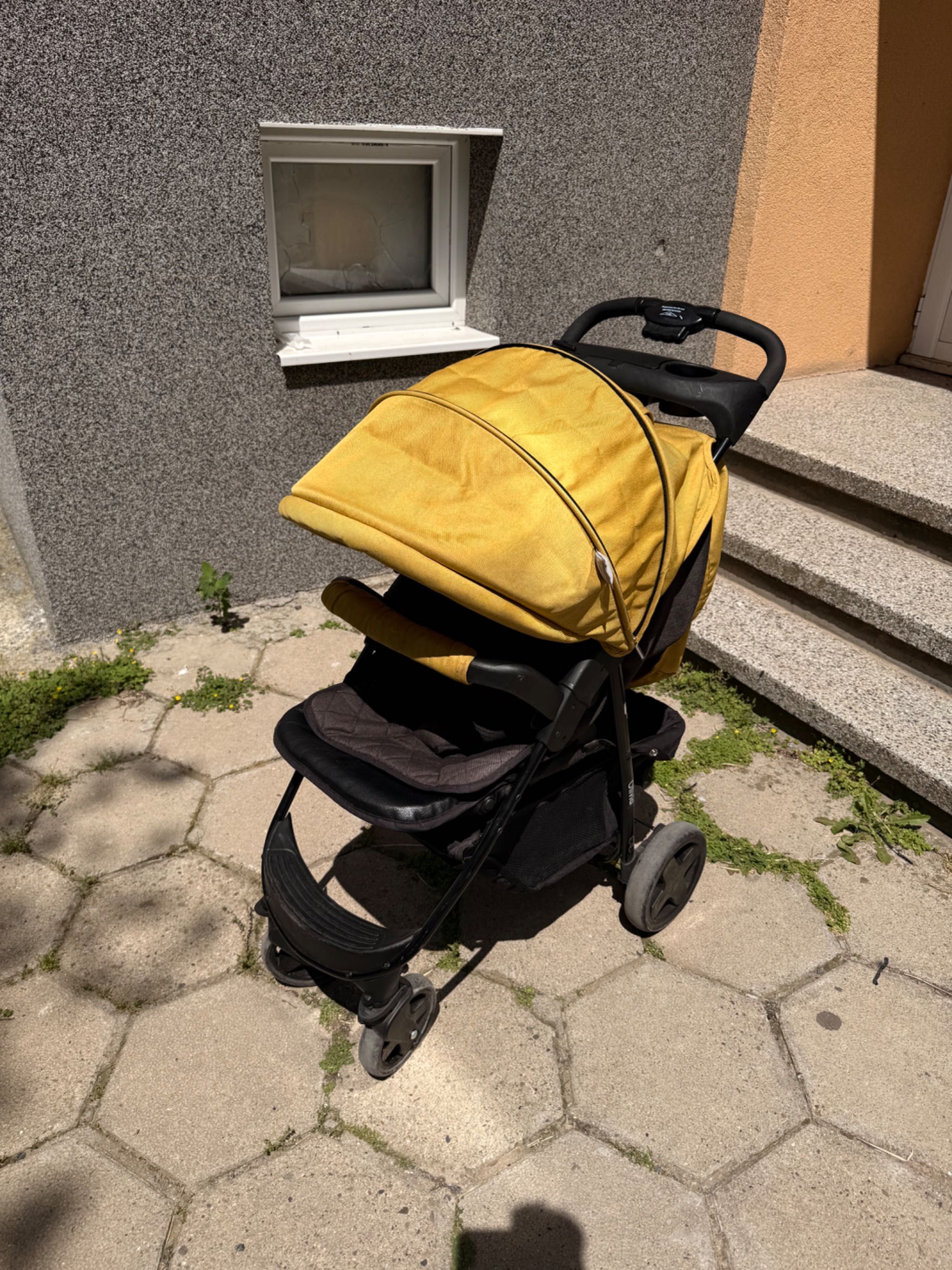Продавам лятна количка LORELLI OLIVIA LEMON