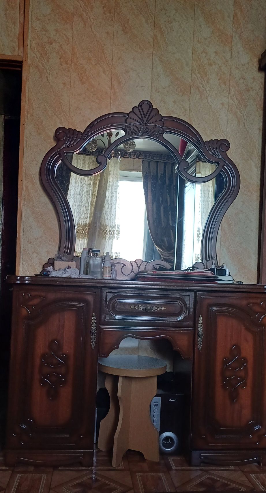 Продам спальню гарнитуру