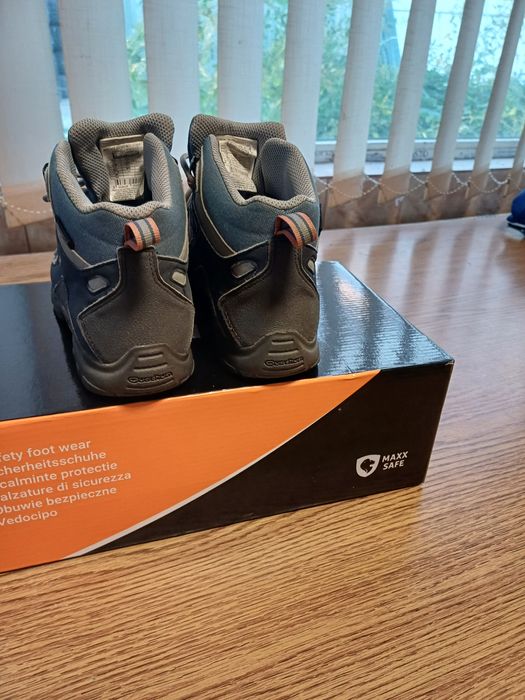 Ghete de firmă Quechua mărimea 36