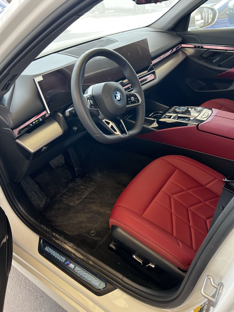 BMW i5 35L sotiladi