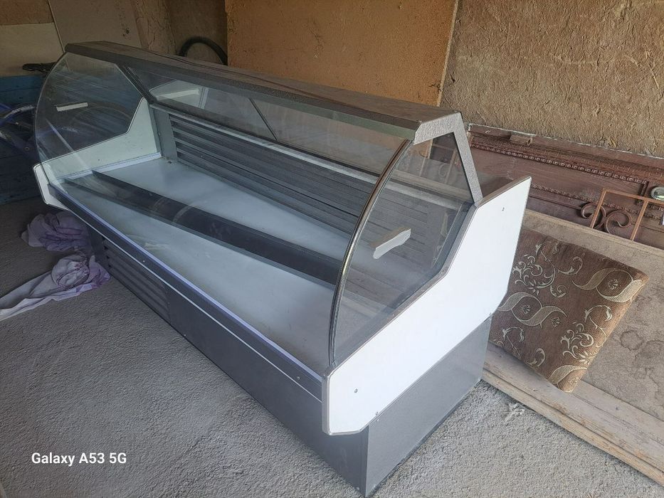 холодильник для витрины