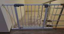 Poarta de Siguranta idealStore Safety Gate pentru Scari,75 cm - 117 cm