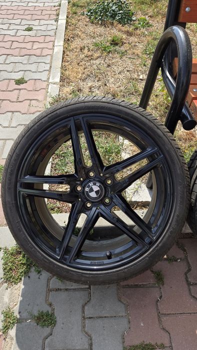 Vând jante BMW în 2 lățimii cauciucuri noi R19