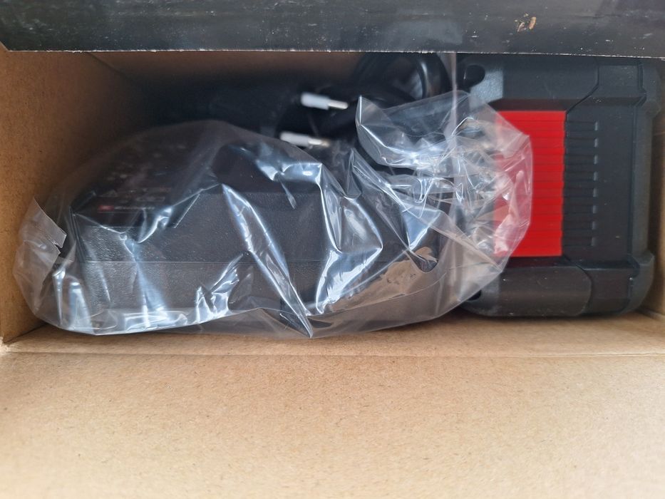 Einhell acumulator 4ah-incarcator 3A- 18 v