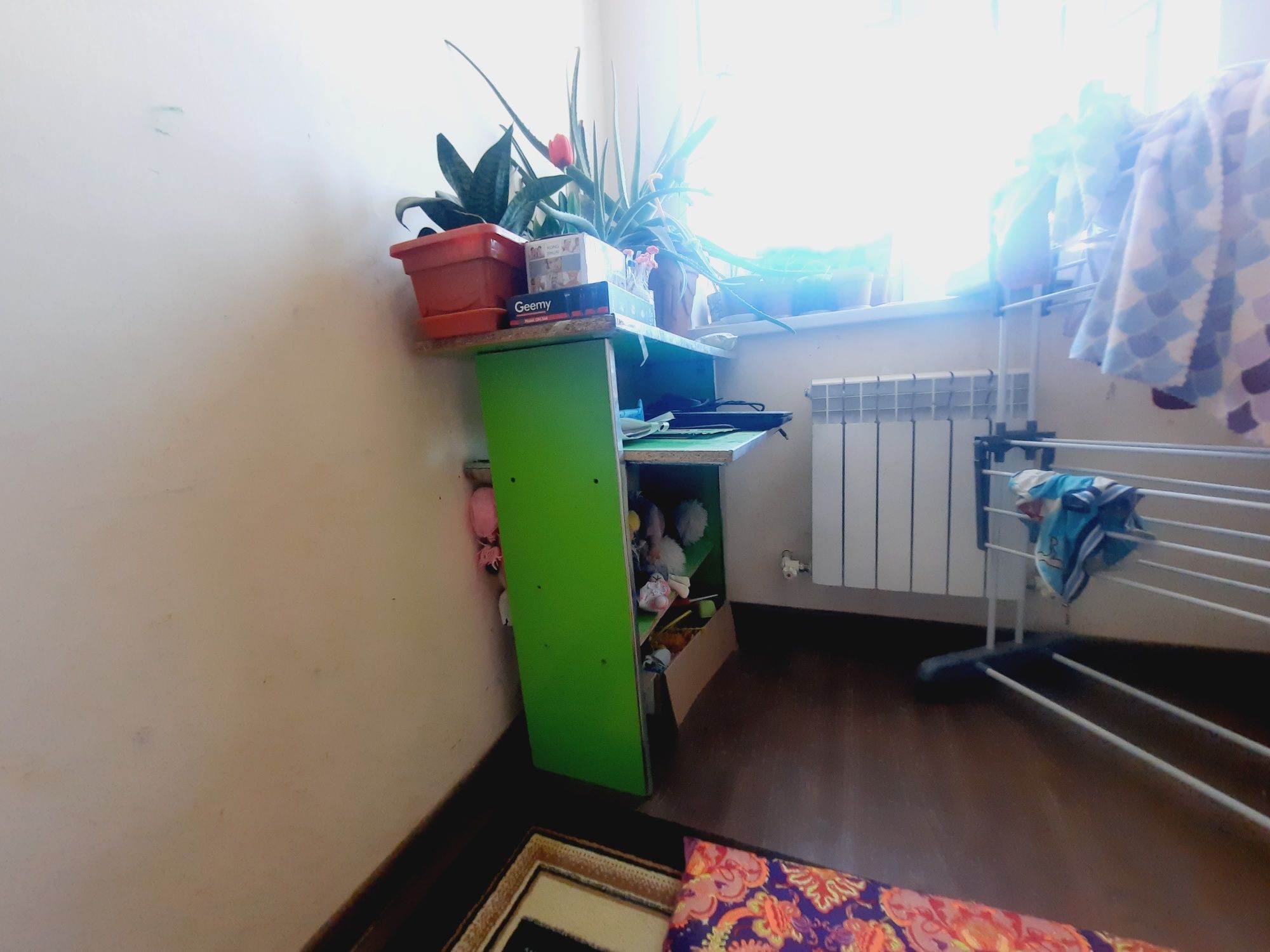 Детский шкаф и ана бала сандық, жане компьютерлик стол сатылады.