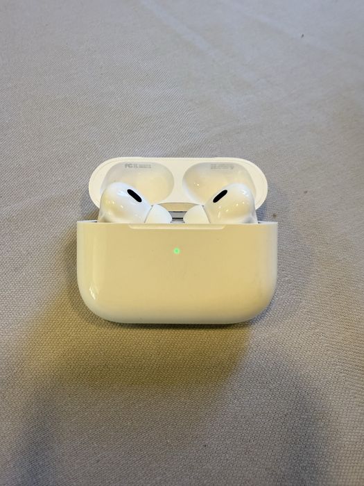 AirPods Pro 2 cu Magsafe Charging Case FAKE Made In China