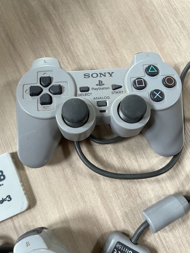 Playstation 1 cu controller si joc