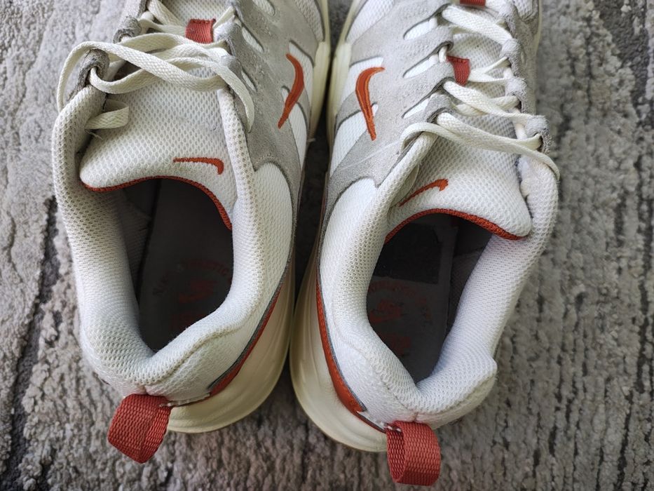 Vând Sneakers nike Tech Hera