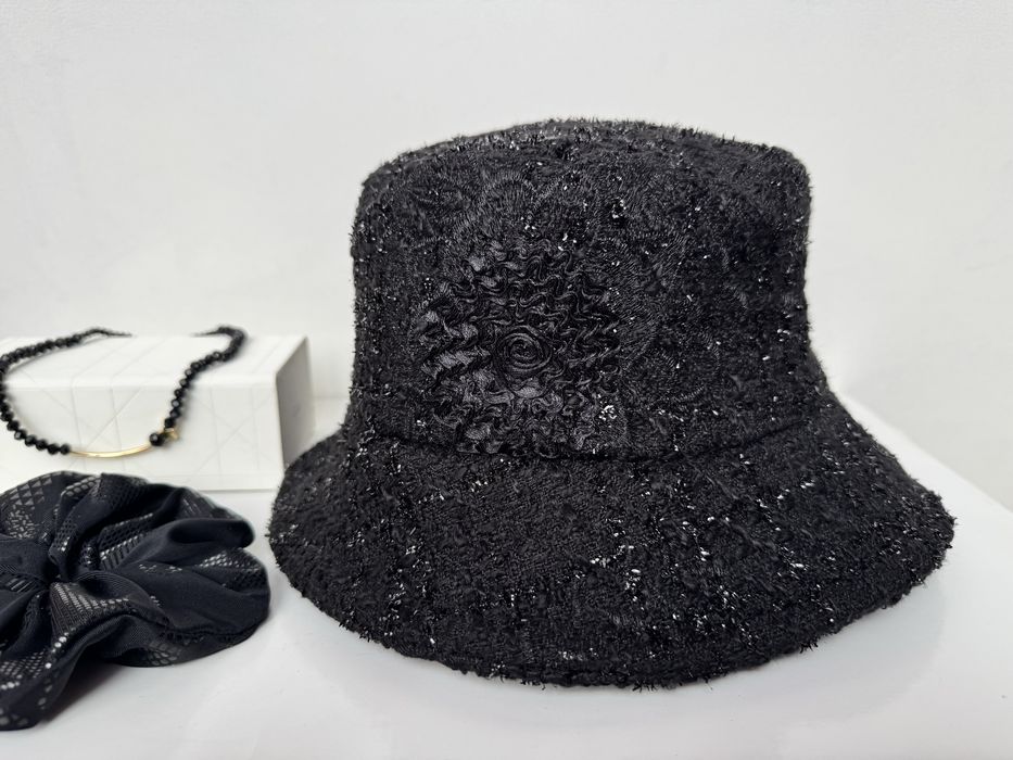 Комплект Шапка дамска скрънчи колие