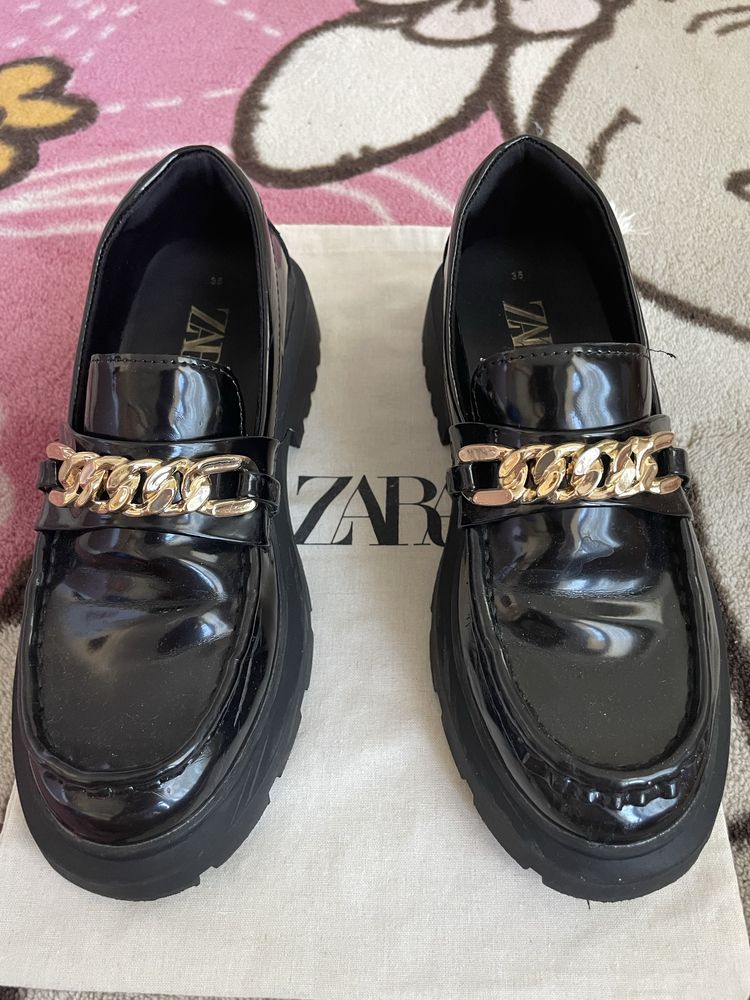 Лоуфъри на Zara черни