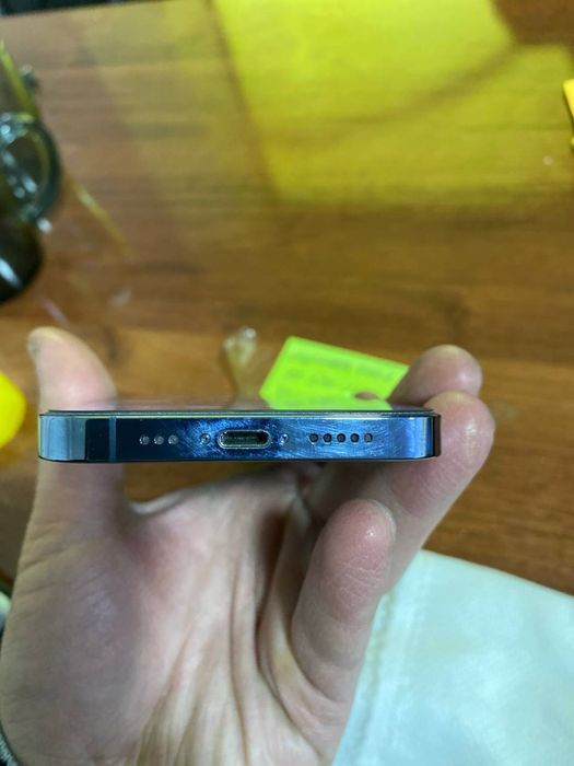 Iphone 13 pro zaa region 2 sim