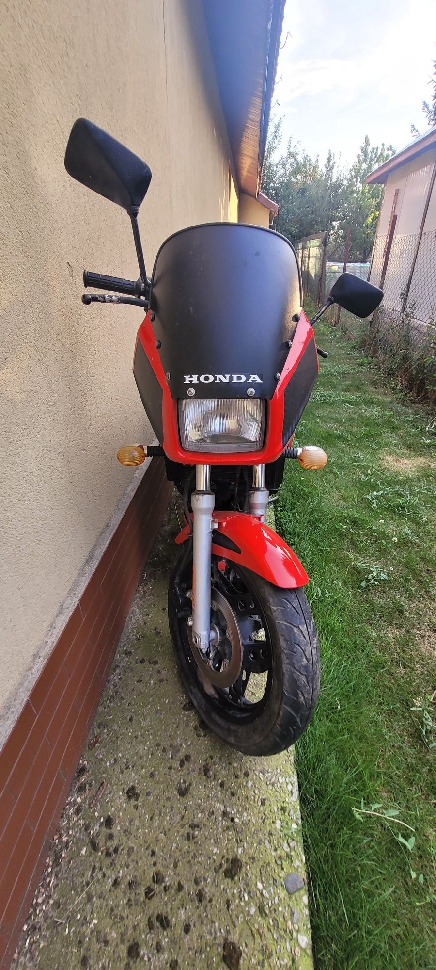 Motocicleta Honda VF500F 1986