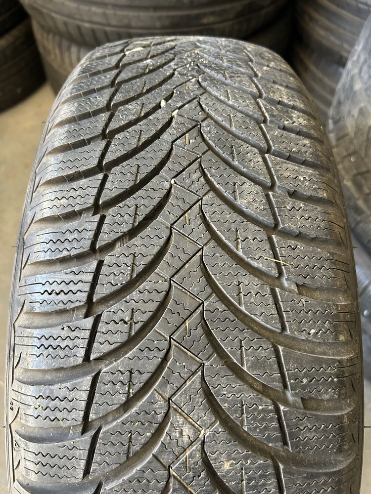 215/60/16  Nexen