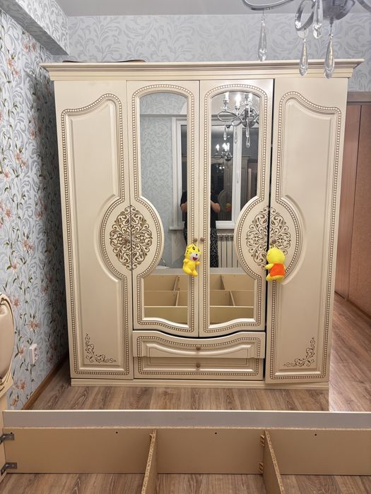 Продам 2х спальный гарнитур б/у