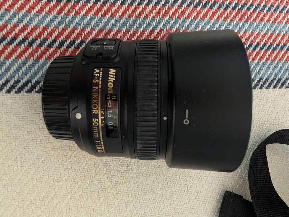 Продавам Nikon D3300, Nikon 18-105, Nikon 35, Samyang 8mm, SB-500