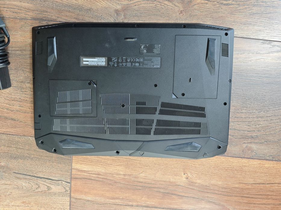 Acer Nitro 5 AN515-52-74XT