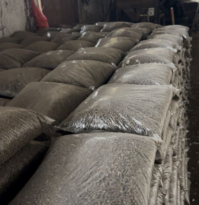 Пелети от слънчогледова люспа в чували по 15 кг