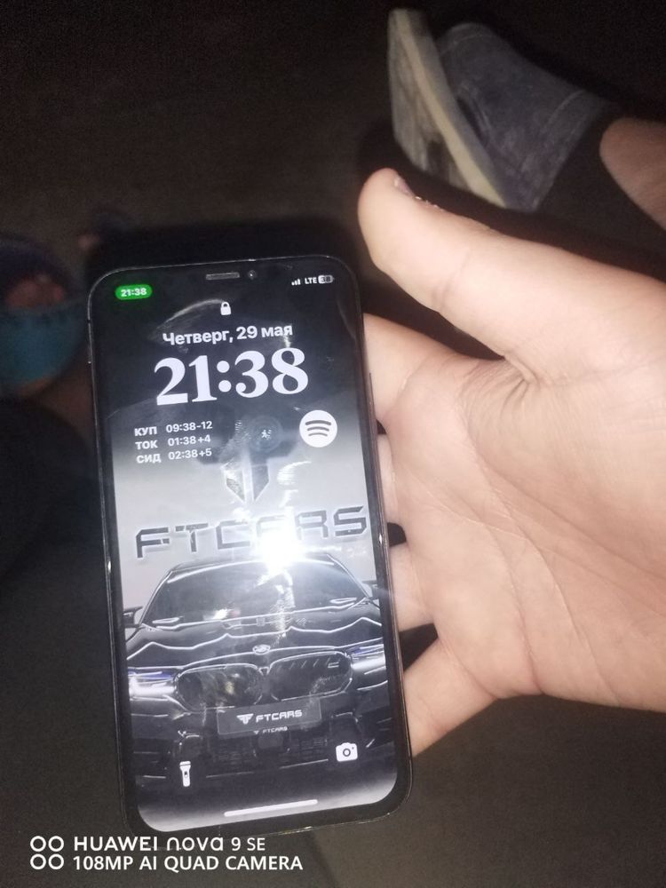iphone xs rang qora xotira 256 yomkist 75