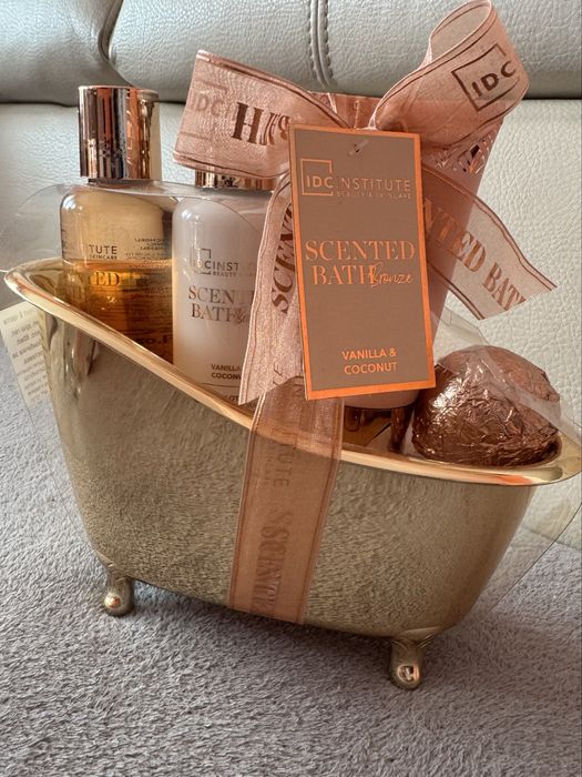 Нов IDC Institute scented подаръчен Комплект