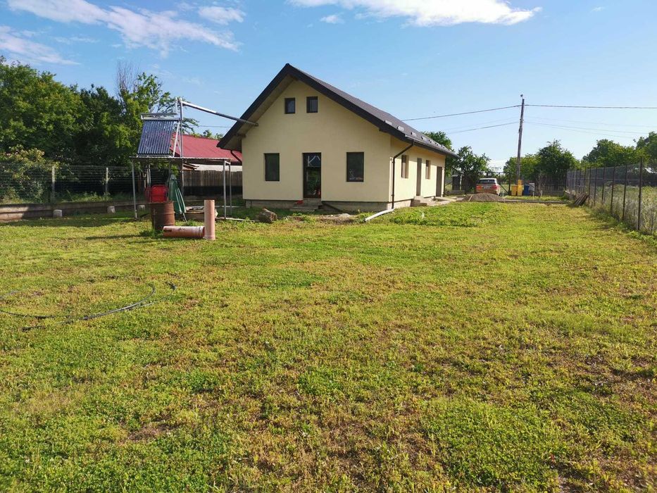 Casă în comuna Petrăchioaia. Merita vizionată! - 100000euro negociabil