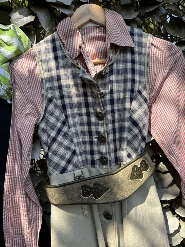 Port austriac, dirndl, Tirol, vesta lana jacheta lana