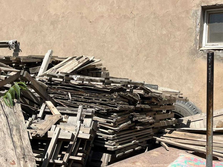 Продаются поддоны, на дрова.