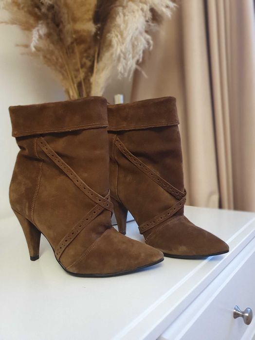 Ghete Maro de piele intoarsa