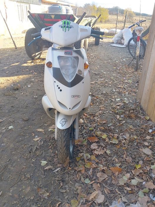 Vând scuter Yamaha de 49cc2t