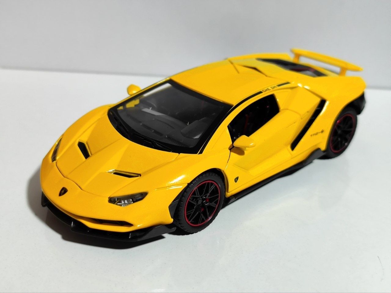 Lamborghini Centenario металлическая машинка масштабная модель - Доста