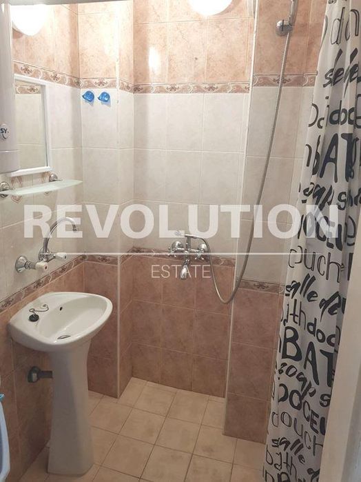 Дава се под наем Тристаен апартамент в Варна, Базар Левски - 60 кв.м за 450 € - Снимка #5