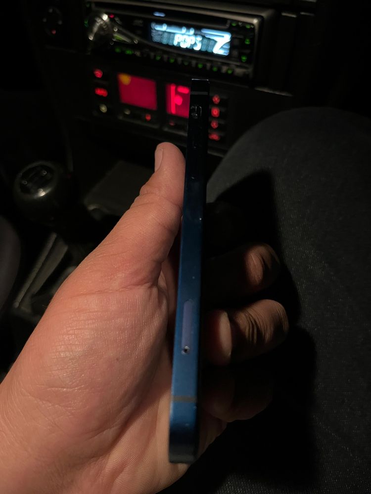 Iphone 12.