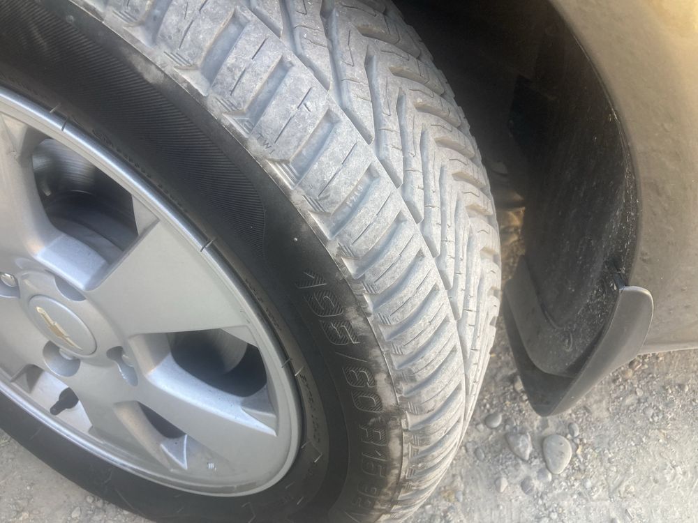 Продаётся автомобиль жентра своя
