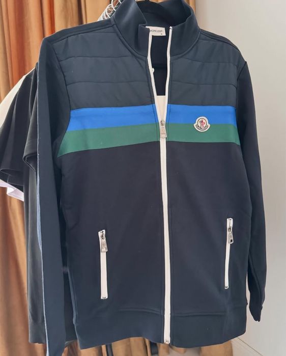 Jacheta m.o.n.c.l.e.r. Originala