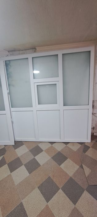 Panou termopan cu ușa inclusa