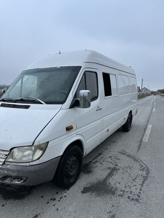 Vand mercedes sprinter 316 sau schimb cu turism ofer diferenta