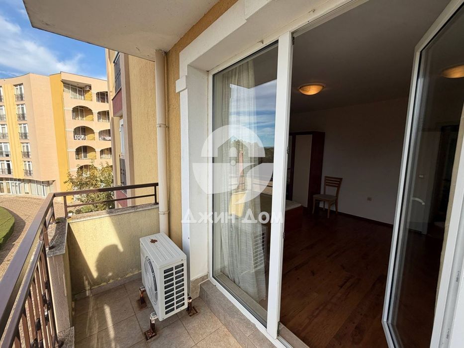 Тристаен апартамент на ПЪРВА ЛИНИЯ в к-с „Мидия“, гр. Ахелой