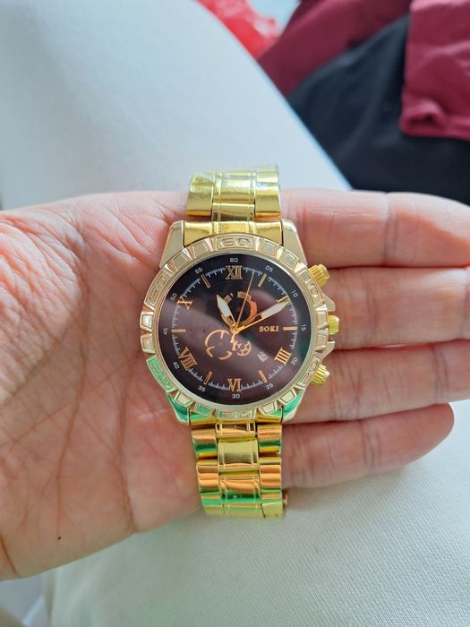 Мъжки часовник, златен цвят