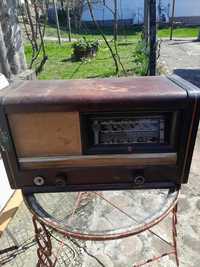 Старо радио Филипс лампово работи