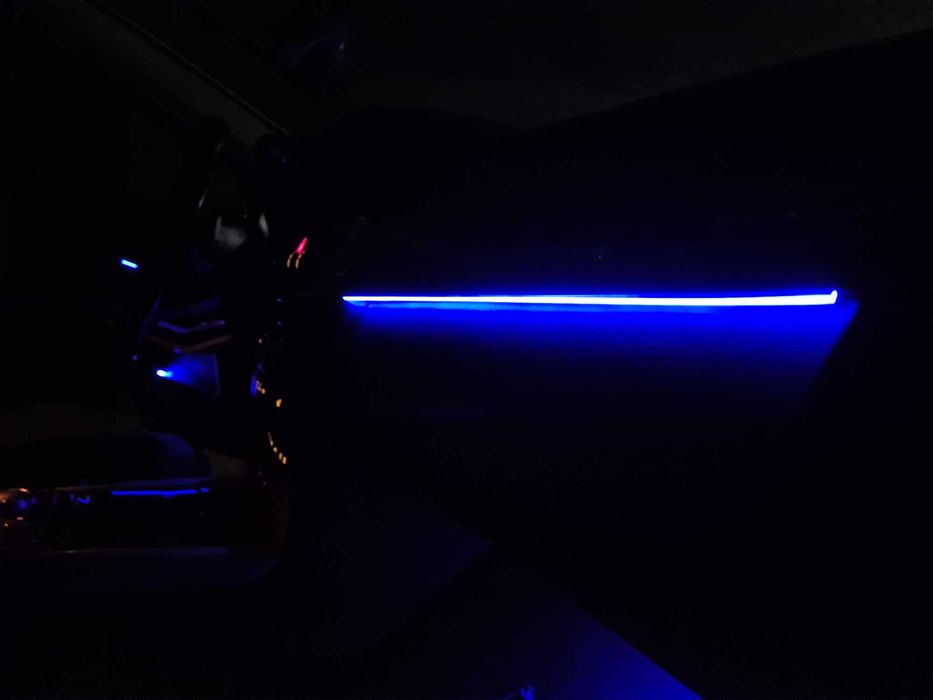 Montaj lumini ambientale retrofit auto