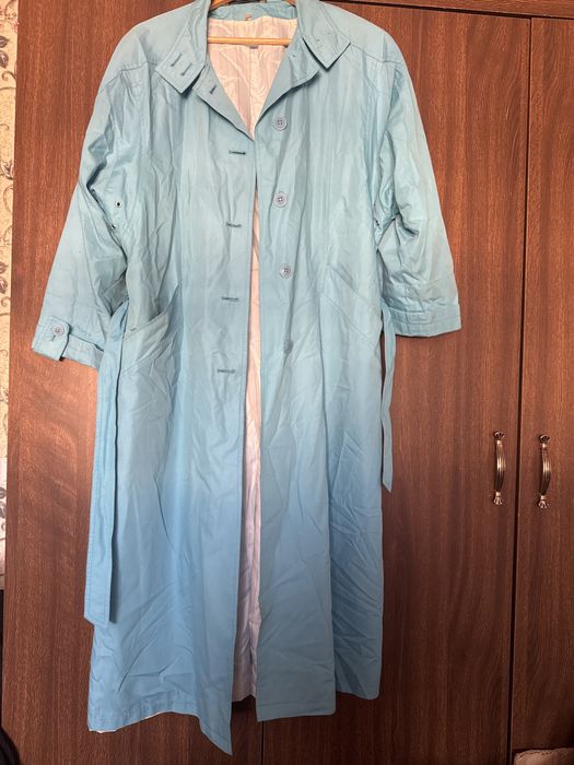 Женский плащ , голубого цвета, 44 размер