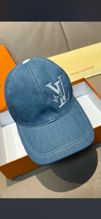 Șapcă Louis Vuitton model 2026
