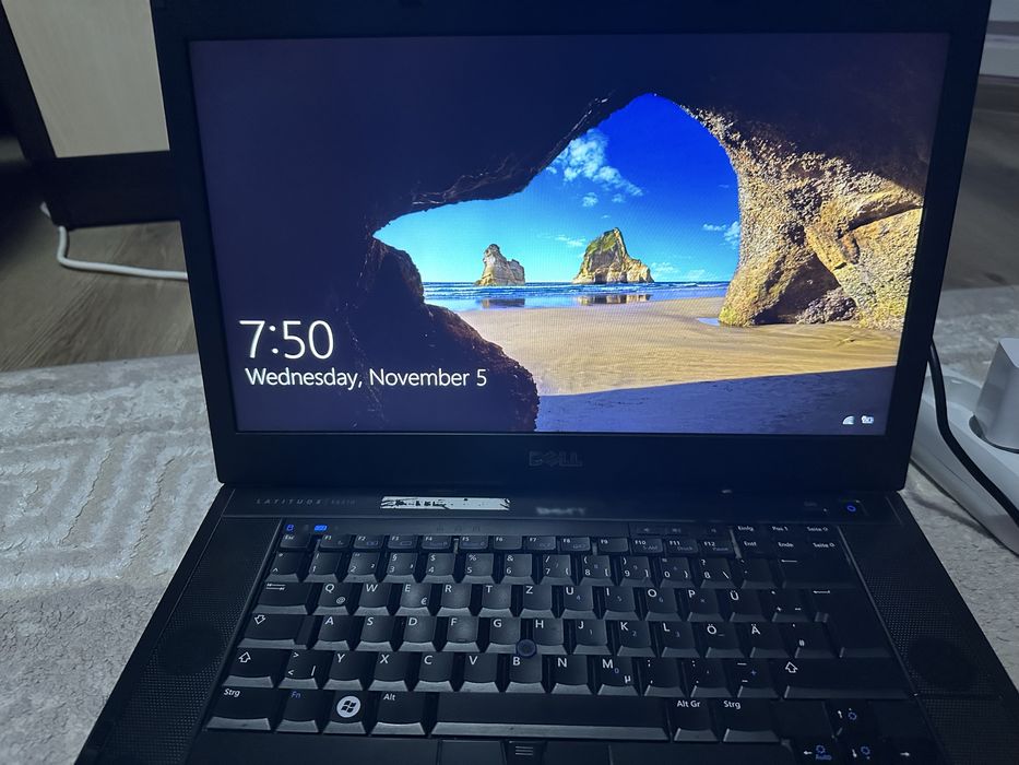 Dell Latitud E6410/2010/Core 15 processor/RAM 4GB/Windows  10